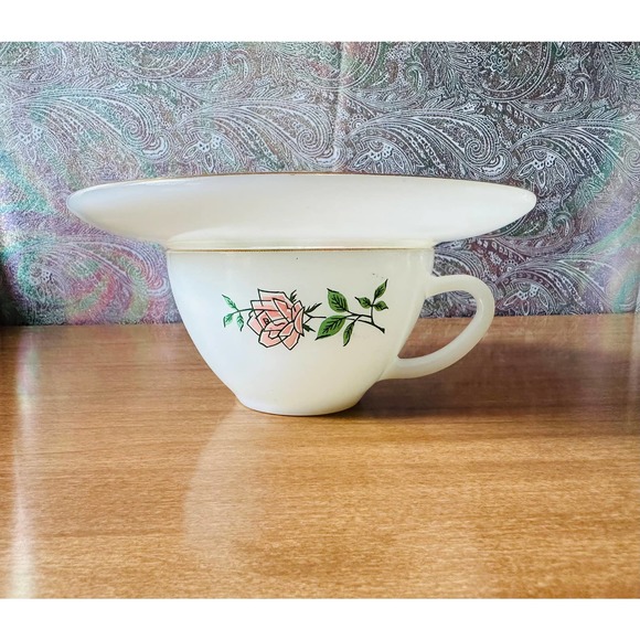 Vintage Anchor Hocking Fire king oven ware tea, cup and saucer - Picture 2 of 10